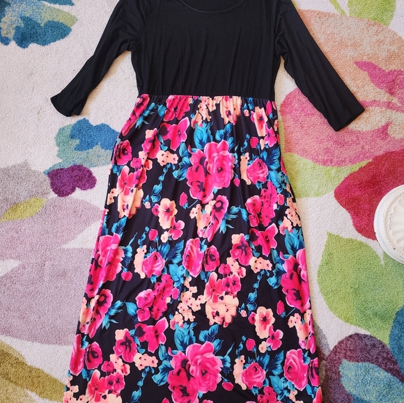 Tropical Floral and Black Maxi Sz 2XL - Picture 2 of 5